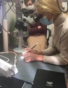 Cycles esthétiques animés par Romain Demangeat et Quentin Amesland RD Formations cycle esthetique microscope Dr Demangeat